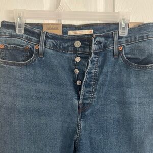 Levi’s wedgie straight Jean size 32